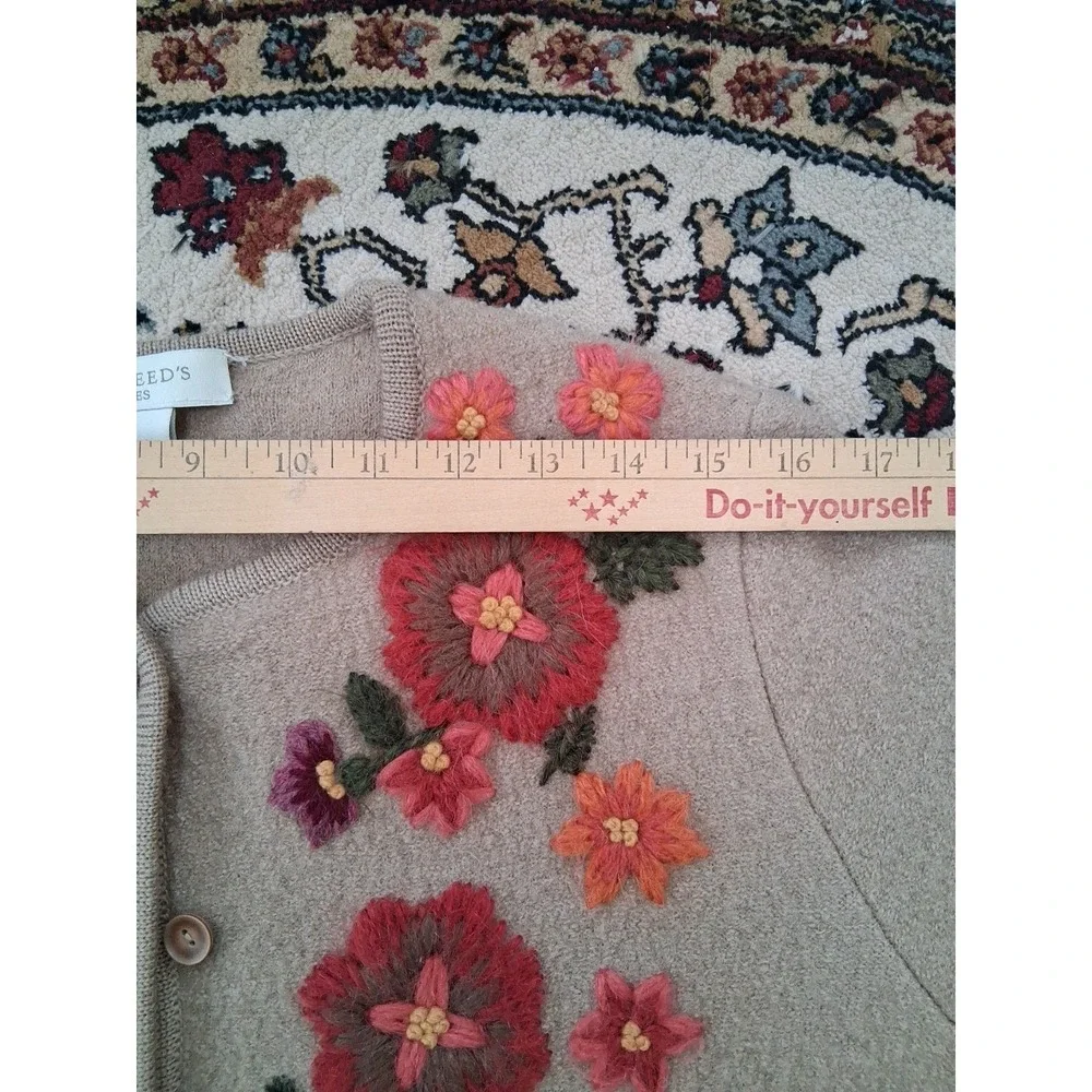 vintage 100 % Wool.Appleseed's Petites floral embroidered cardigan. P M . - Picture 9 of 14